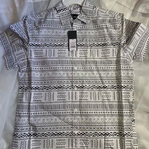 Men’s short sleeve patterned shirt